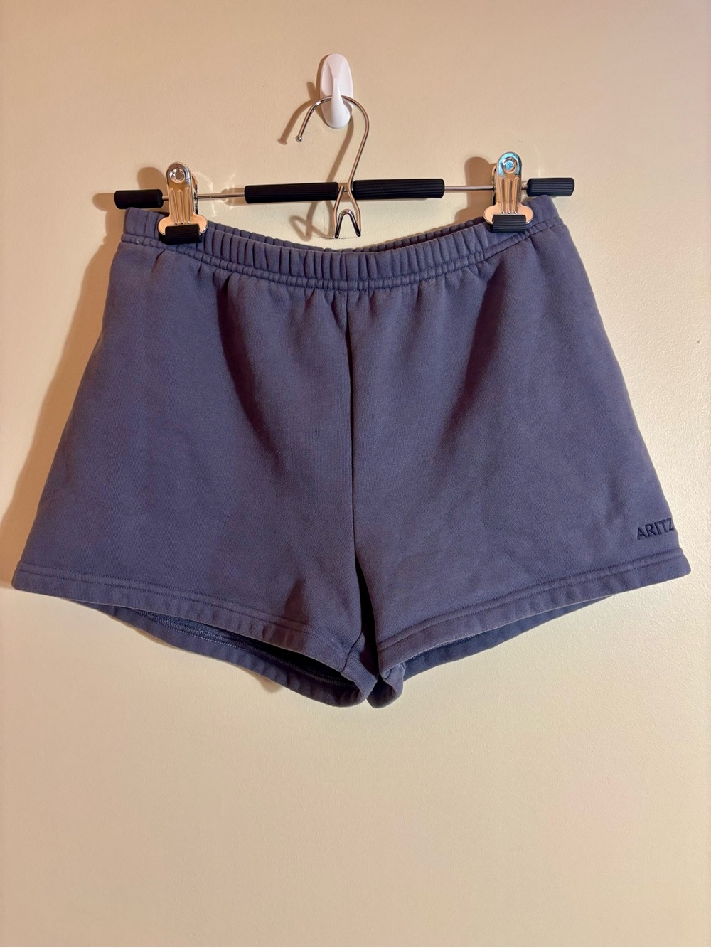 Aritzia Sweatfleece Navy Cozy Mini Boyfriend Sweat Shorts - Women size Small